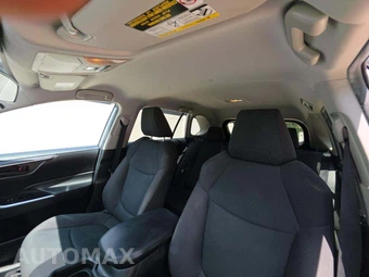 2021 Toyota RAV4 LE – miniatura 11