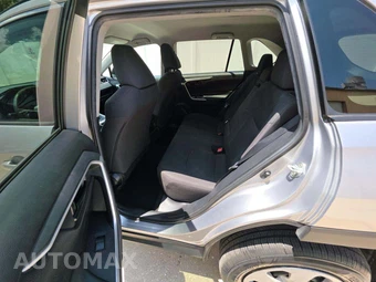 2021 Toyota RAV4 LE – miniatura 13