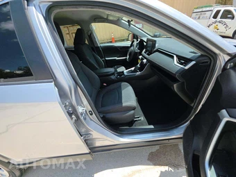 2021 Toyota RAV4 LE – miniatura 18