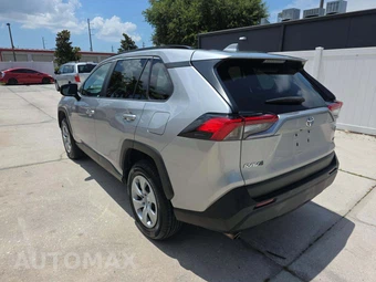 2021 Toyota RAV4 LE – miniatura 2