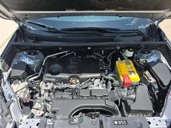 2021 Toyota RAV4 LE – miniatura 26