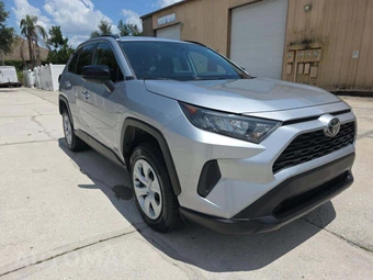 2021 Toyota RAV4 LE – miniatura 4