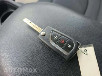 2021 Toyota RAV4 LE – miniatura 8