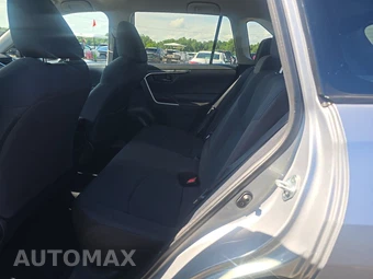 2021 Toyota RAV4 LE - miniatura 13