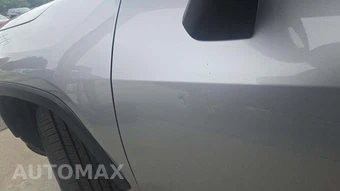 2021 Toyota RAV4 LE - miniatura 19