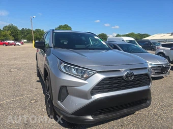 2021 Toyota RAV4 LE - miniatura 2