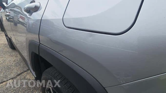 2021 Toyota RAV4 LE - miniatura 21
