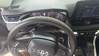 2021 Toyota RAV4 LE - miniatura 27