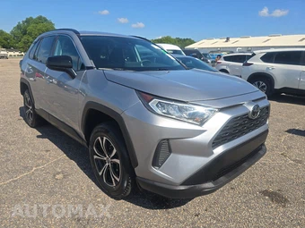 2021 Toyota RAV4 LE - miniatura 3