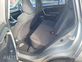 2021 Toyota RAV4 LE - miniatura 13