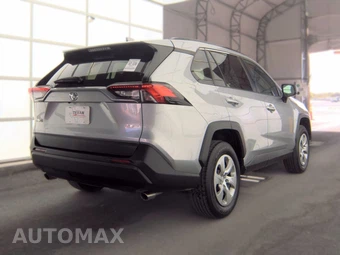 2021 Toyota RAV4 LE - miniatura 4