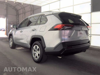 2021 Toyota RAV4 LE - miniatura 6