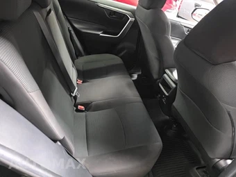 2021 Toyota RAV4 LE - miniatura 18