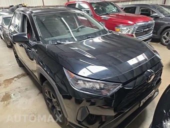 2021 Toyota RAV4 LE - miniatura 3