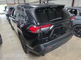 2021 Toyota RAV4 LE - miniatura 6