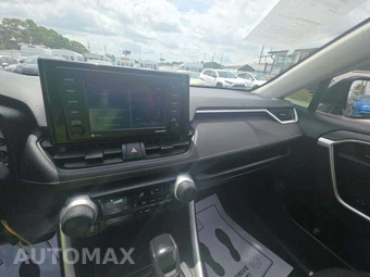 2021 Toyota RAV4 LE - miniatura 10
