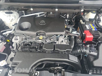 2021 Toyota RAV4 LE - miniatura 15