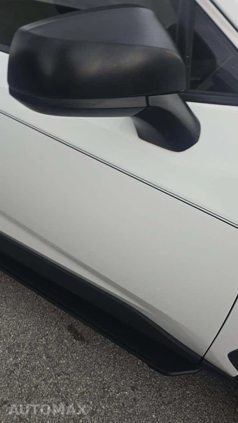 2021 Toyota RAV4 LE - miniatura 19