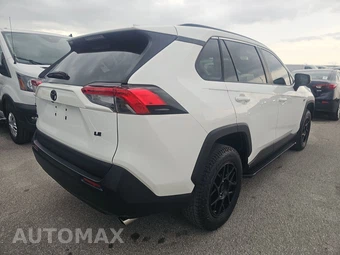2021 Toyota RAV4 LE - miniatura 4