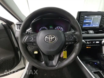2021 Toyota RAV4 LE - miniatura 13