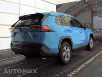 2021 Toyota RAV4 LE - miniatura 4