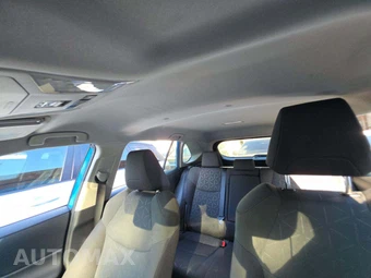 2021 Toyota RAV4 XLE - miniatura 11