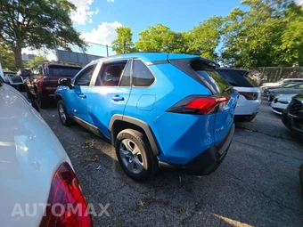 2021 Toyota RAV4 XLE - miniatura 2