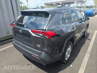 2021 Toyota RAV4 XLE - miniatura 4