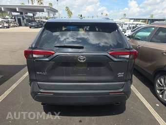 2021 Toyota RAV4 XLE - miniatura 5