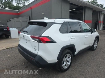 2021 Toyota RAV4 XLE - miniatura 4