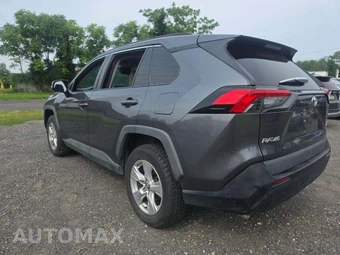 2021 Toyota RAV4 XLE - miniatura 2