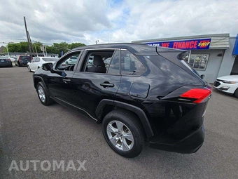 2021 Toyota RAV4 XLE - miniatura 2