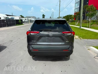2021 Toyota RAV4 XLE - miniatura 8