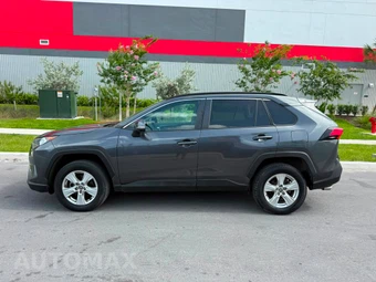 2021 Toyota RAV4 XLE - miniatura 9