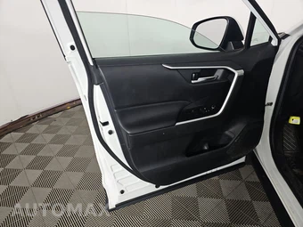 2021 Toyota RAV4 XLE - miniatura 9