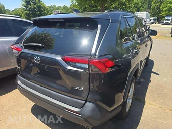 2021 Toyota RAV4 XLE - miniatura 3