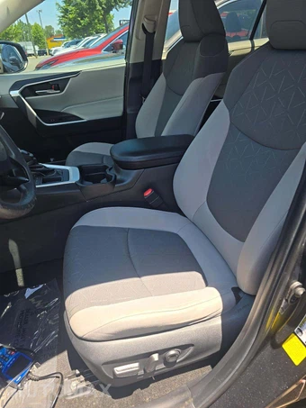 2021 Toyota RAV4 XLE - miniatura 6