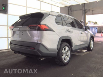 2021 Toyota RAV4 XLE - miniatura 4