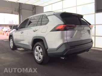 2021 Toyota RAV4 XLE - miniatura 6