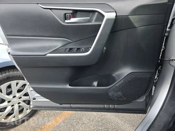 2021 Toyota RAV4 XLE - miniatura 9