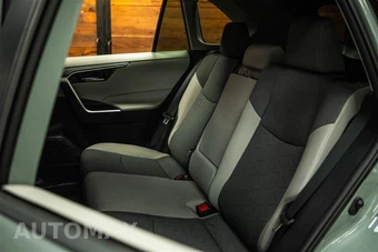 2021 Toyota RAV4 XLE - miniatura 10