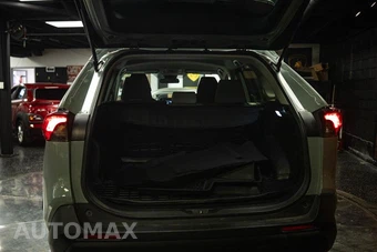 2021 Toyota RAV4 XLE - miniatura 7