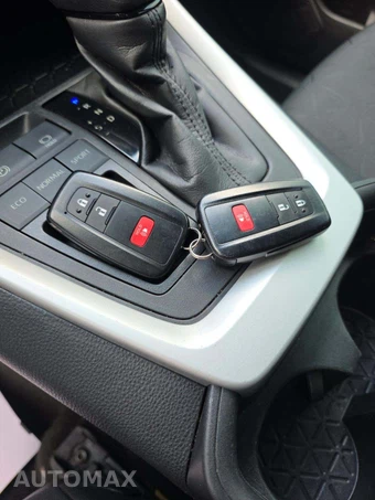2021 Toyota RAV4 XLE - miniatura 5