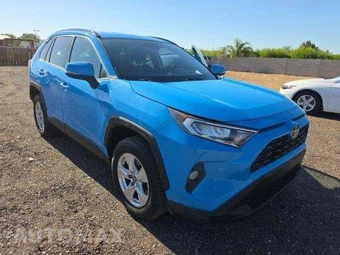 2021 Toyota RAV4 XLE - miniatura 4