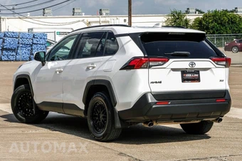 2021 Toyota RAV4 XLE - miniatura 10