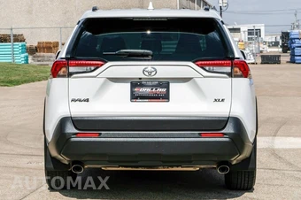 2021 Toyota RAV4 XLE - miniatura 9