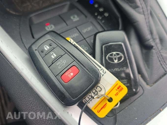 2021 Toyota RAV4 XLE Premium - miniatura 8