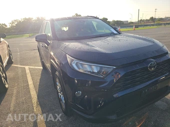 2021 Toyota RAV4 XLE Premium - miniatura 3