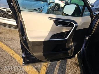 2021 Toyota RAV4 XLE Premium - miniatura 9