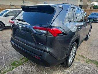 2021 Toyota RAV4 XLE Premium - miniatura 4